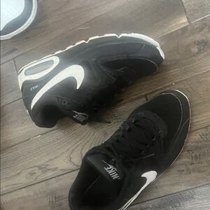 Nike Men Air Max Black and White Sneakers